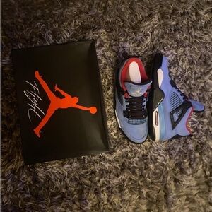 Men Jordan 4 Travis scoot cactus jack
(Size 8.5)